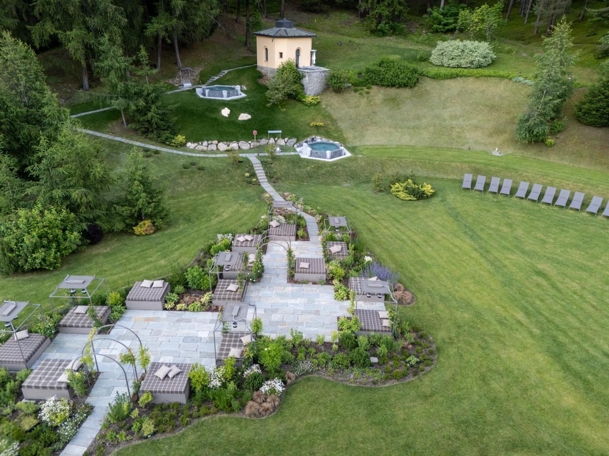Qc Terme Grand Hotel Bagni Nuovi Bormio Exterior foto Aerial view of the spa